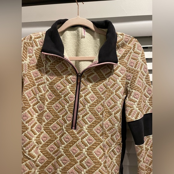 FP Movement Geometric Patterned Activewear Set - Picture 7 of 12